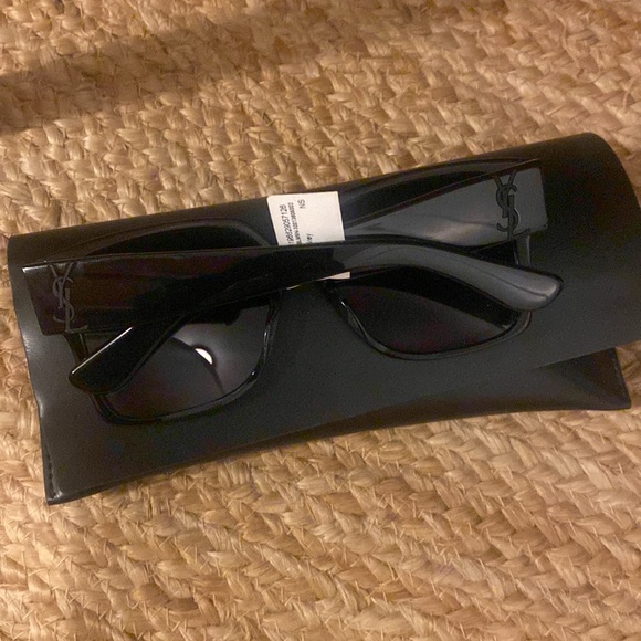 Authentic Saint Laurent sunglasses. New with tags - Picture 6 of 7